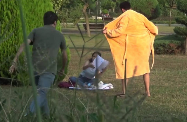 Adanayı karıştıran 'bornoz' şakası