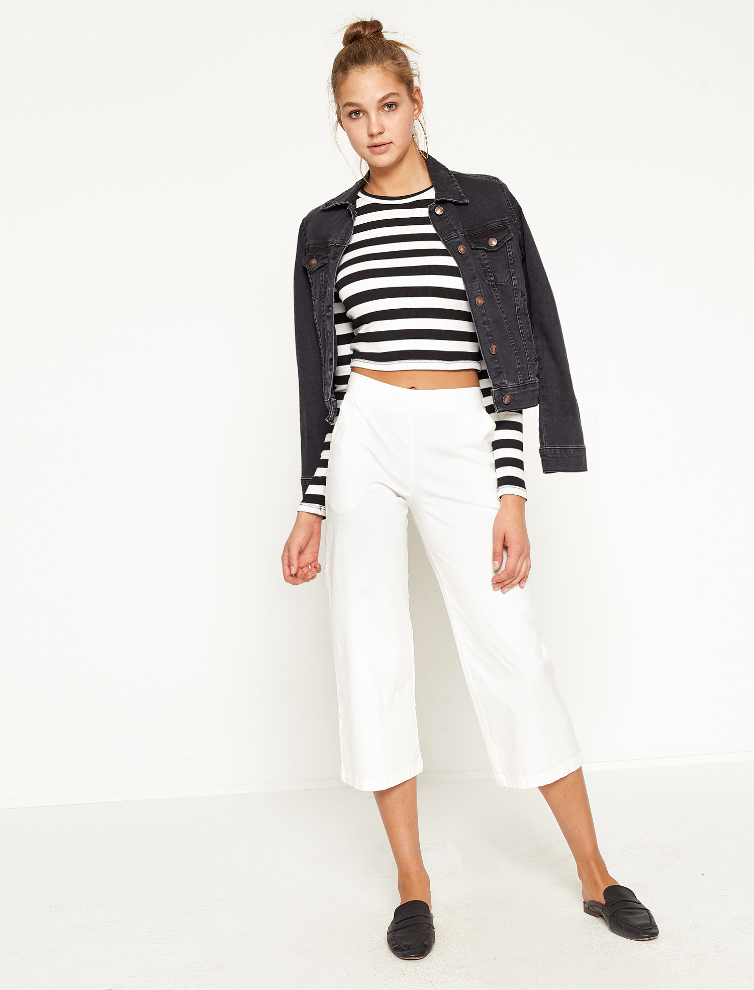 Kısa boylu kadınlar nasıl giyinmeli? Boyu uzun göstermek için kıyafet ipuçları