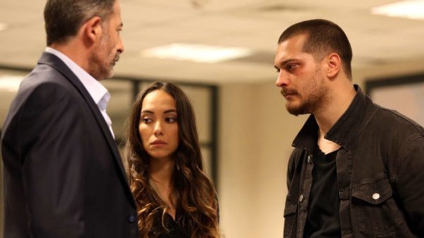 Duygu Sarışın Kimdir | Çağatay Ulusoy İle Nasıl Barıştılar?