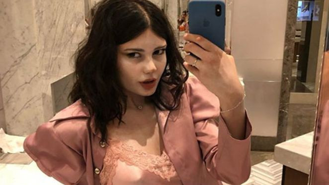 Bahar Candan'ın göbeği sosyal medyayı salladı