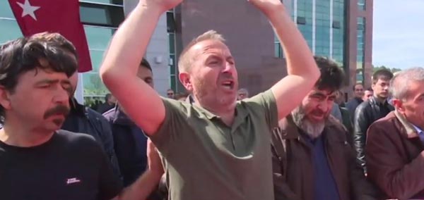 Osmangazi Üniversitesi Saldırısında Hayatını Kaybedenlerin Cenazesinde Gergin Anlar