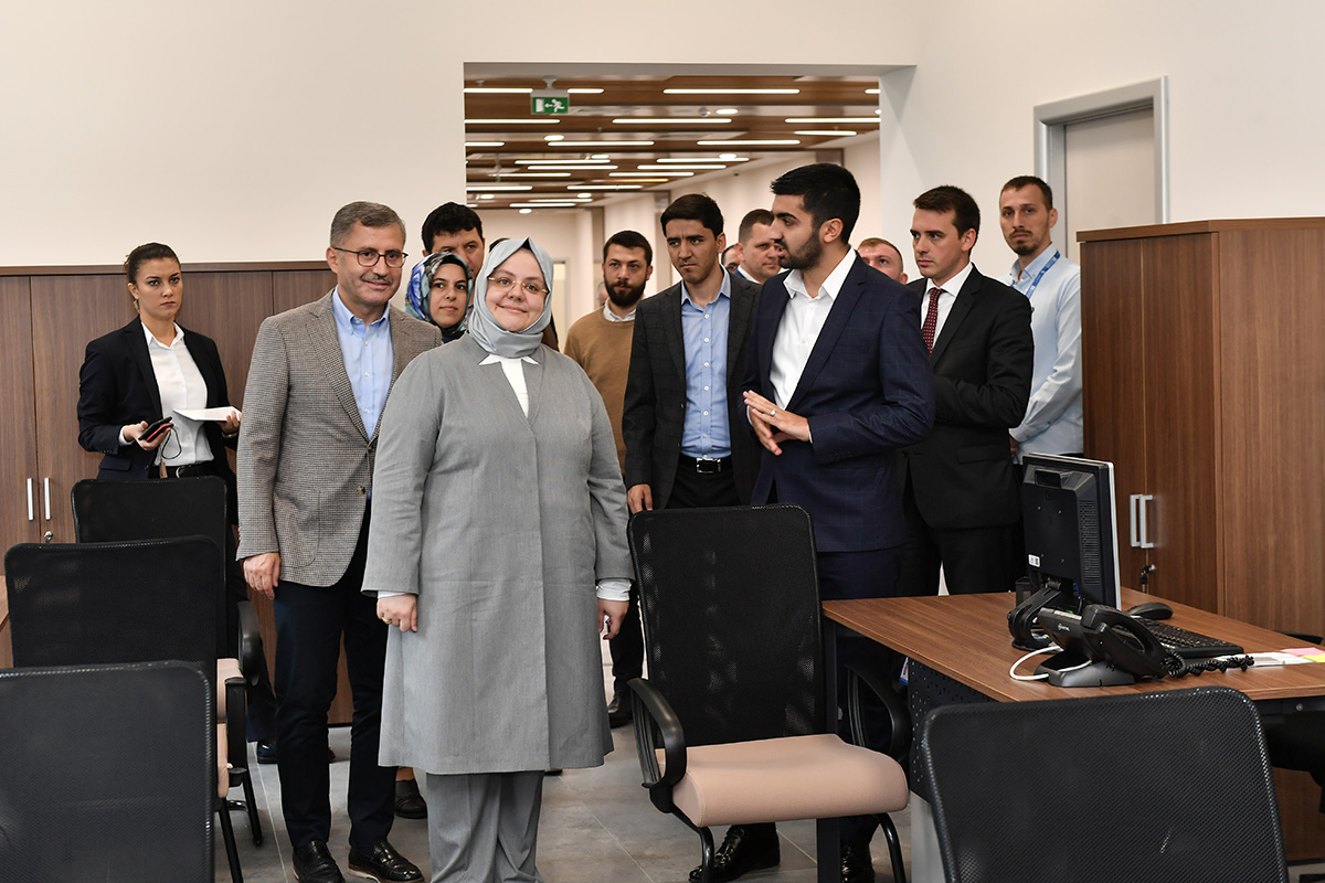 Aile Bakanı Selçuk'tan Üsküdar ziyareti