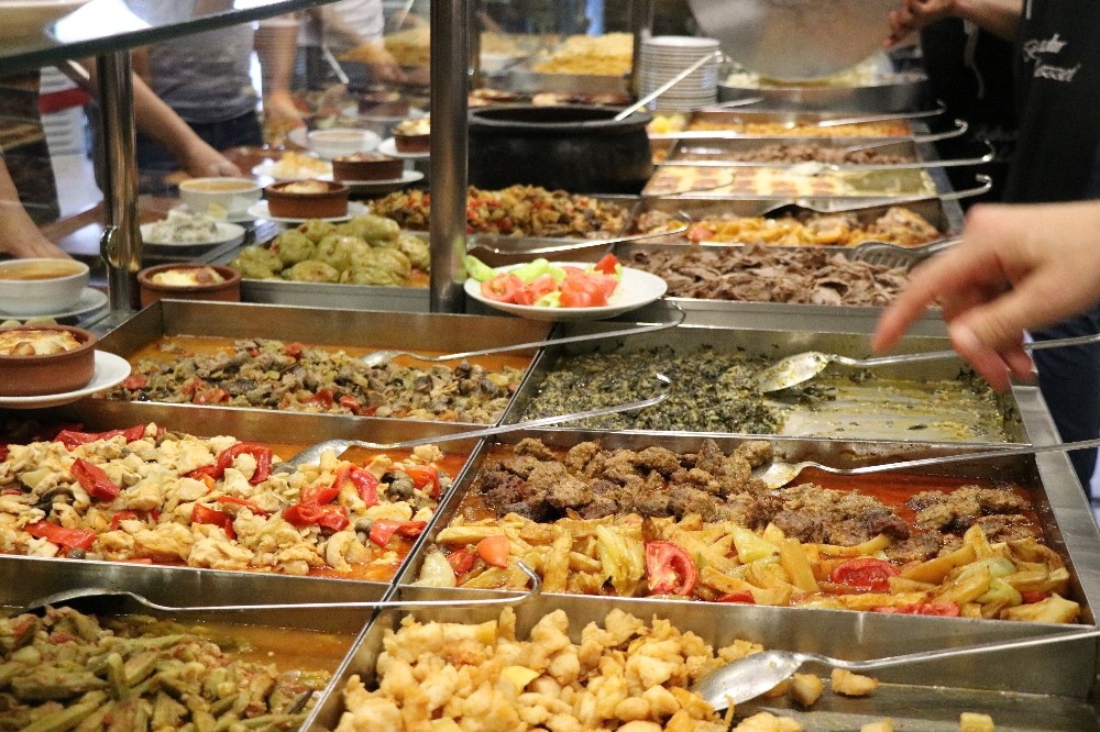 Herkes bu lokantayı konuşuyor! Çorba 1,5 lira, pilav 2 lira!