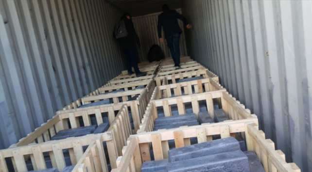 Yunanistan'ın Pire limanında çok sayıda uyuşturucu madde ele geçirildi!