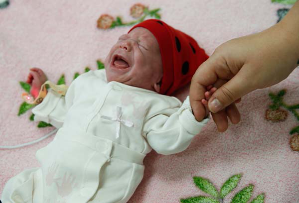 Tıp Dünyasının Konuştuğu Güneş Bebek 10 Kez Ölüm Tehlikesinden Sonra Hayata Tutundu