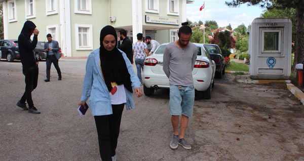 Karabük'teki berber 70 üniversite öğrencisini dolandırdı iddiası