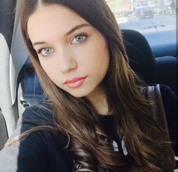 Afra Saraçoğlu kimdir? Aslen nereli ve kaç yaşında?