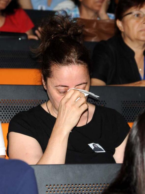 Acılı anne hem konuştu hem ağladı! Salondaki herkes gözyaşlarına boğuldu!