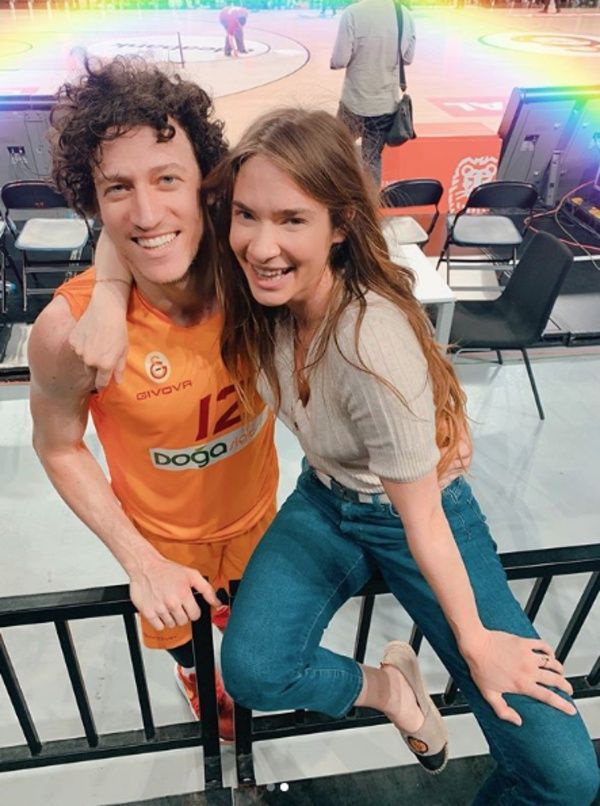 Müge Boz ve Caner Erdeniz'in birden evlenmesinin nedeni belli oldu