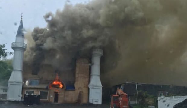 Diyanet camiisi kundaklandı