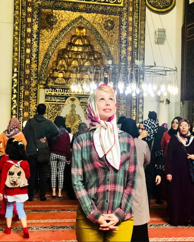 Adnan Oktar'ın kaçan ‘eski kediciği' Ceylan Özgül yaşadıklarını anlattı