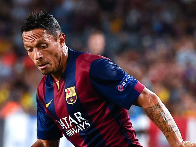 Fenerbahçe, Adriano peşinde!