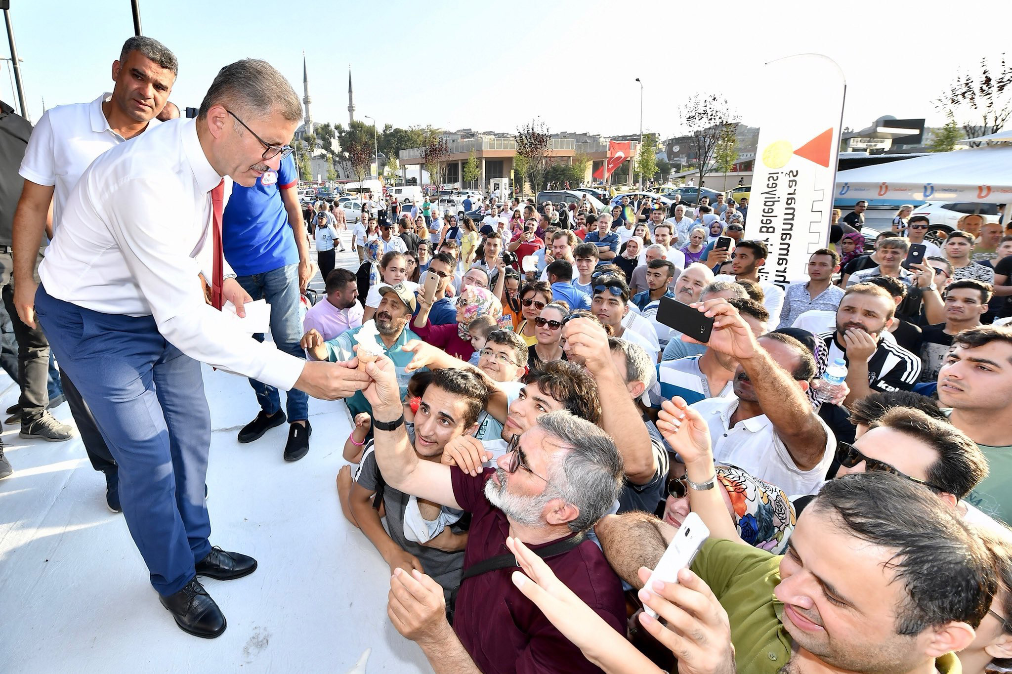 Üsküdar'da maraş rüzgarı estiren dondurma festivali