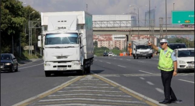31 Aralık yılbaşı günü ağır tonajlı araçlara yasak geldi