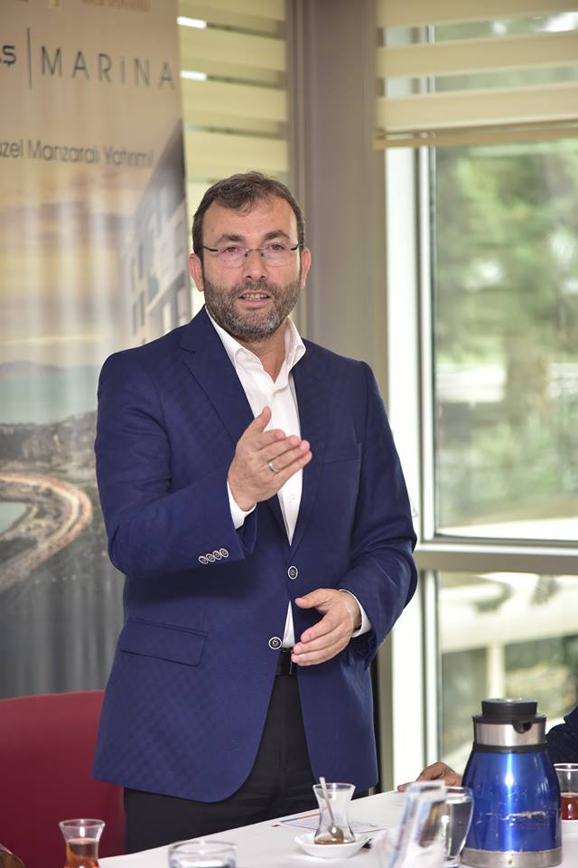 AK Parti Pendik belediye başkan adayı Ahmet Cin oyunu kullandı