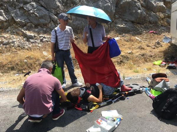 Antalya'da tur otobüsü ve iki araç çarpıştı, çok sayıda ölü ve yaralı var