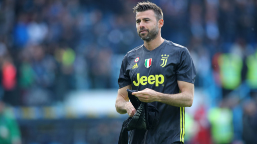 Barzagli sahalara veda etti