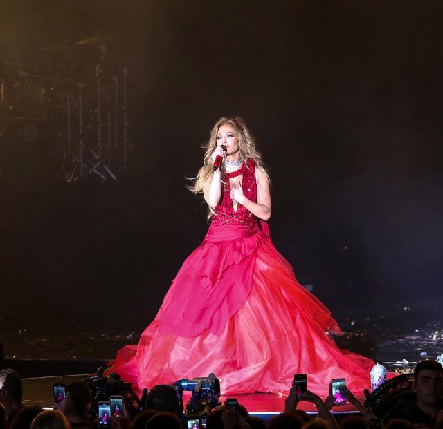 antalya-da-konser-veren-jennifer-lopez-en-cok-12318305-397-m.jpg