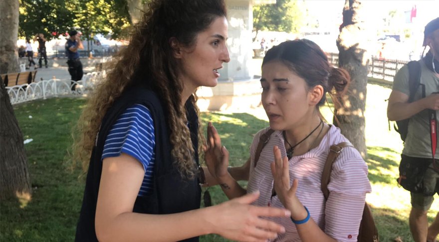 İstanbul'daki Suriyeliler mitinginde arbede çıktı!