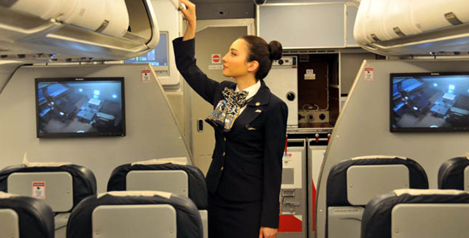 Kabin memuru 7 aylık bebeğin hayatını kurtardı