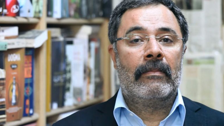 Ahmet Ümit kimdir? Aslen nereli kaç yaşında ve Ahmet Ümit&#039;in kitapları nelerdir?