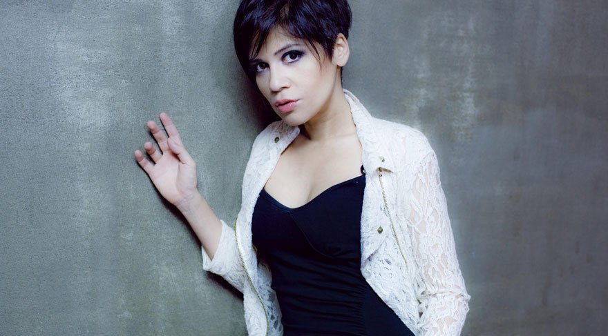 "Aşk Yüzünden" parçası için bir araya geldiler