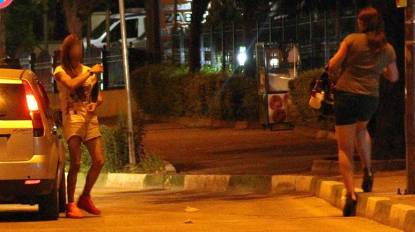 Yol Kenarında Müşteri Bekleyen Travestiler İçin Karar Çıktı
