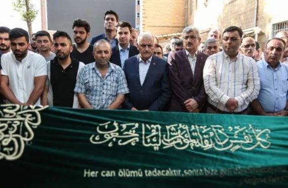 Duygu dolu anlar! Binali Yıldırım gözyaşlarını zor tuttu