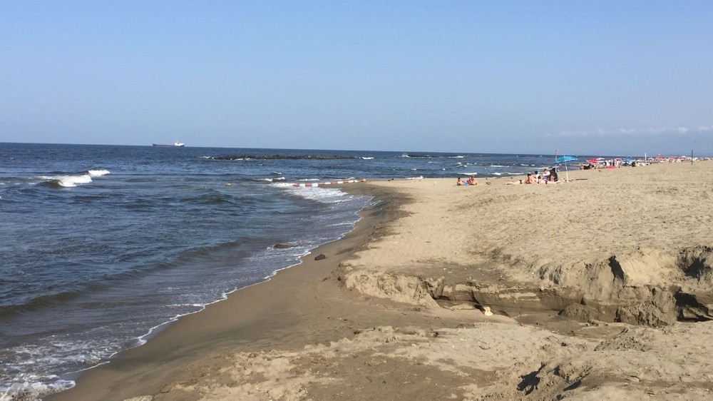 Şile'nin ardından şimdi de Karasu! Denize girmek yasaklandı!