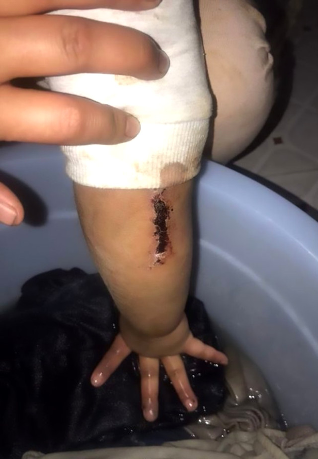 4 yaşındaki kızına işkence edip tuvalete kilitledi!