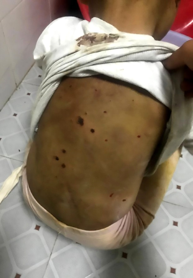 4 yaşındaki kızına işkence edip tuvalete kilitledi!