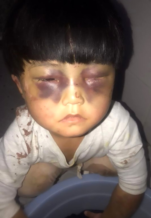 4 yaşındaki kızına işkence edip tuvalete kilitledi!