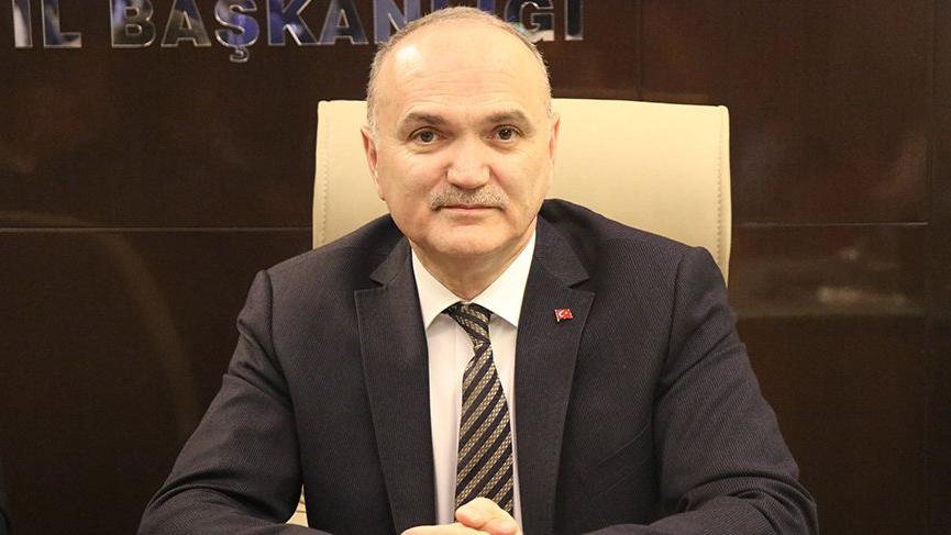 Faruk Özlü kimdir, aslen nerelidir, kaç yaşındadır?