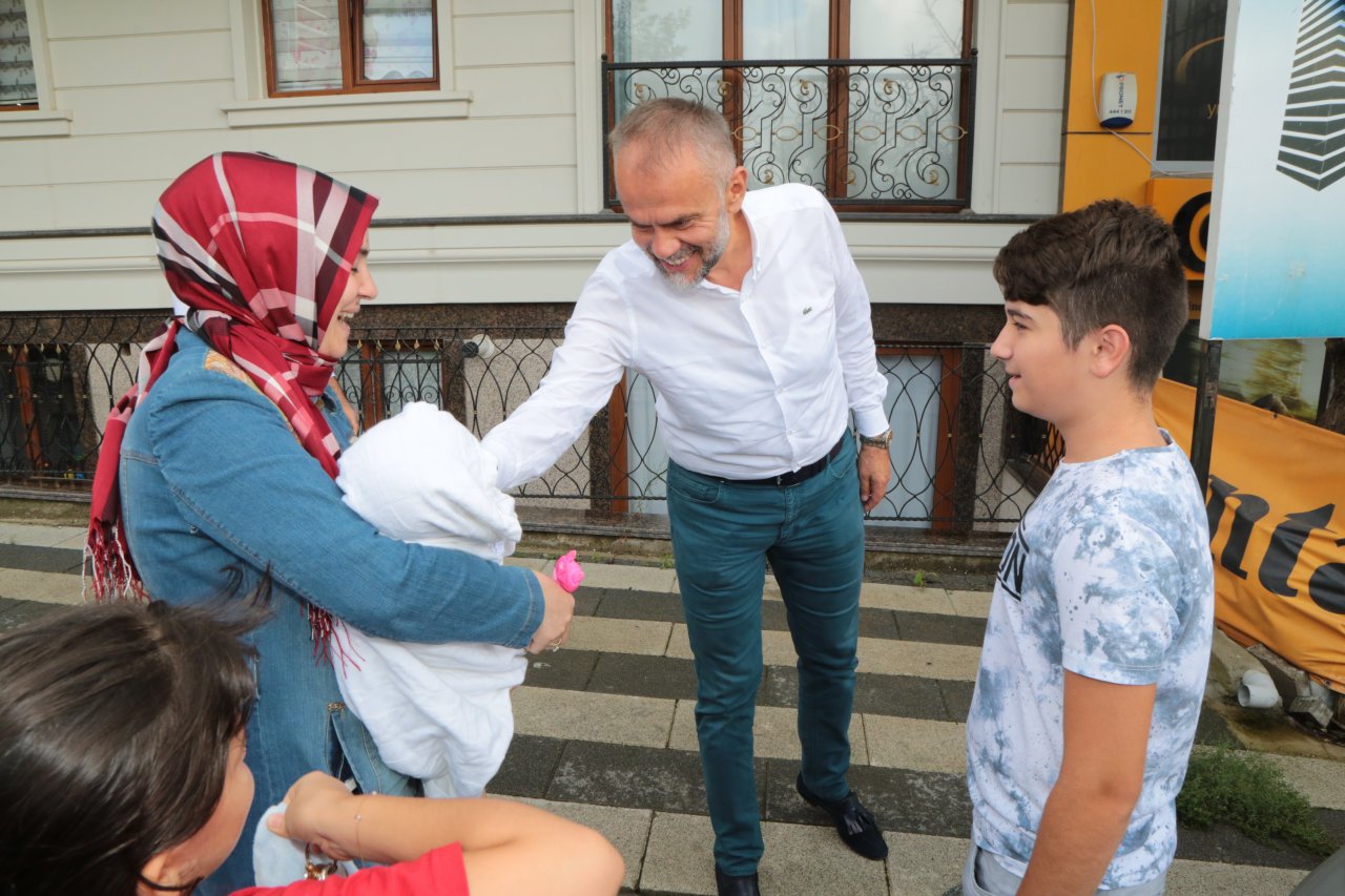 Başkan Poyraz "Hoş Geldin Bebek" ziyaretlerine devam ediyor