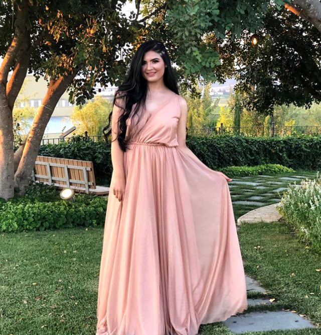 Gelin adayı Hanife Gürdal "İyice soyundun" eleştirilerini tiye aldı