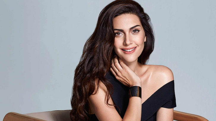 Bergüzar Korel terbiyesiz takipçisini ifşa etti "Artık dayanamadım"