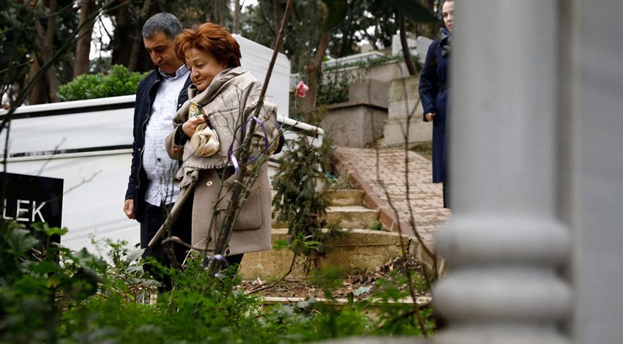 Berna Yılmaz Kimdir | Oğlunun Kabri Başından Ayrılmadı