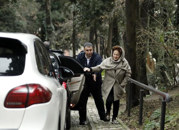 Berna Yılmaz Oğlu Yavuz Yılmaz'ı Mezarı Başında Ziyaret Etti