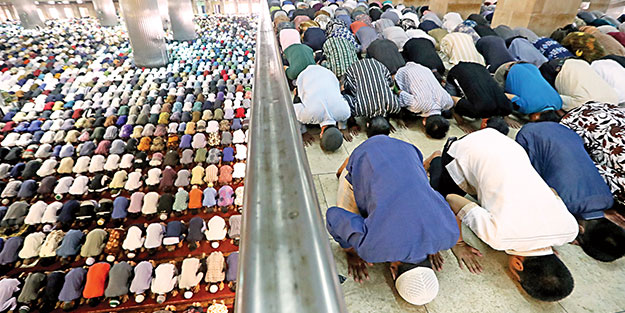 Bayram namazı kaç rekattır? Bayram namazı nasıl kılınır?