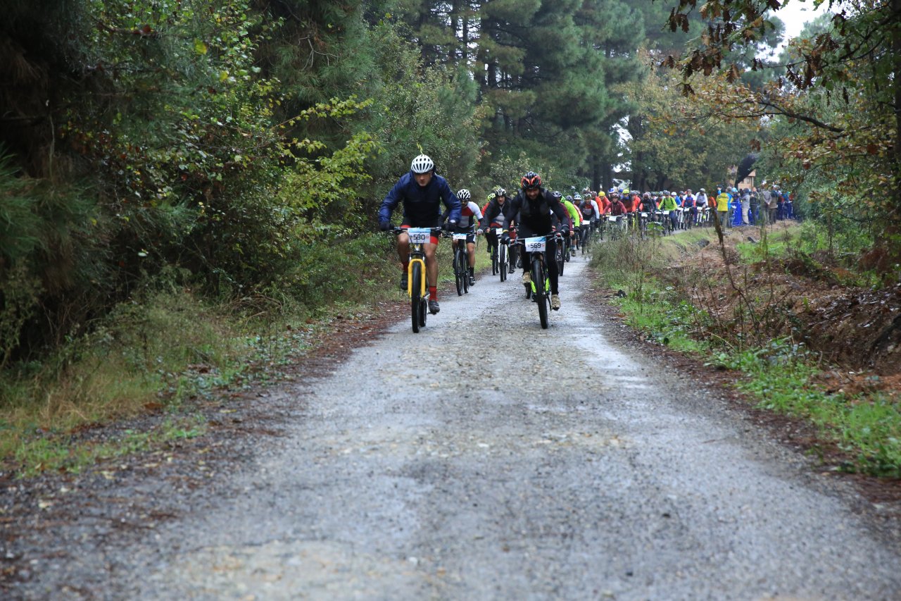 Bisiklet yarışı ve Halk koşusu renkli görüntülere sahne oldu!