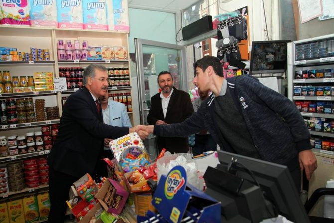 Ebubekir Taşyürek'e Kartal esnafından yoğun ilgi