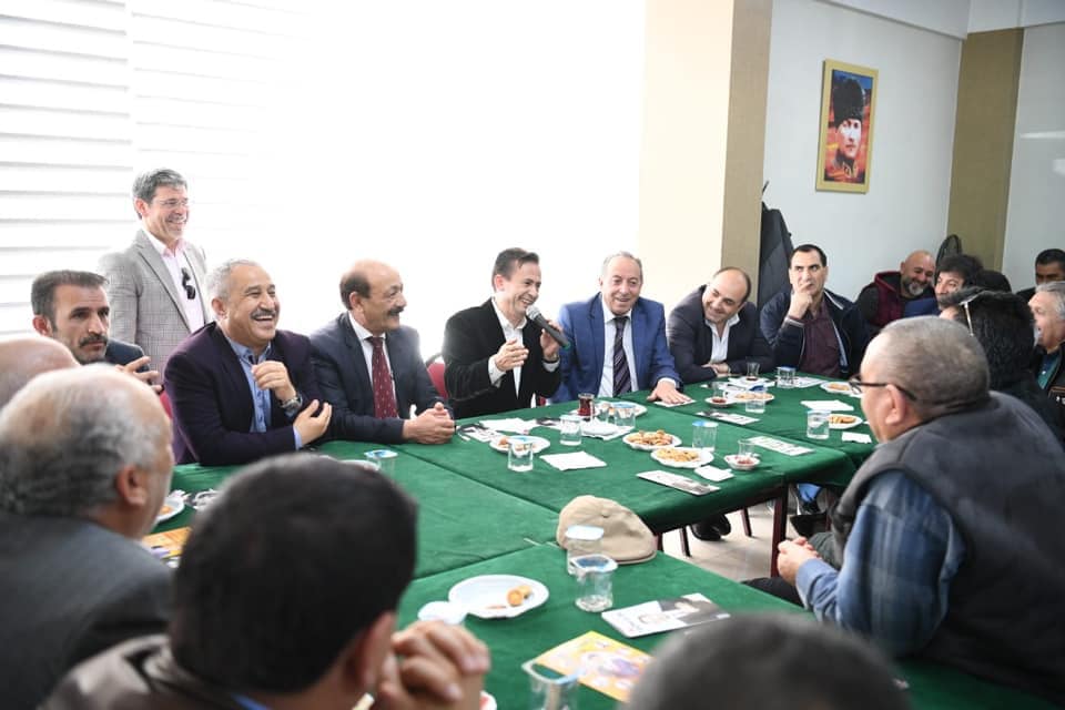 Tuzla'da 200 kişilik CHP'li Grup Şadi Yazıcı'yı destekleme kararı aldı