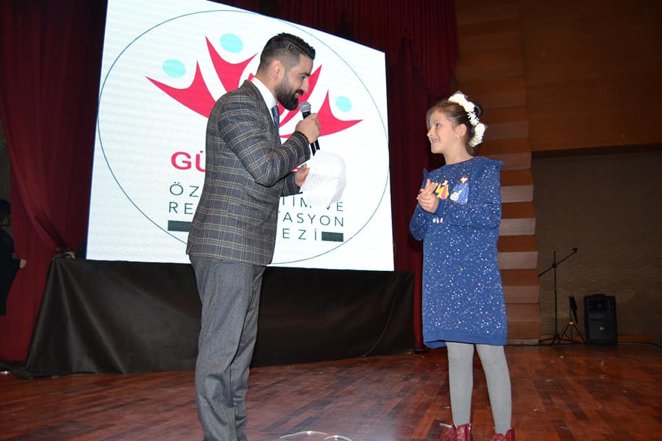 AK Parti Tuzla ilçe başkanlığı özel çocukların sevincine ortak oldu