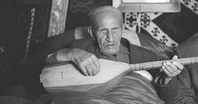 Aşık Veysel kimdir? İbrahim Kalın Aşık Veysel'in türküsünü seslendirdi