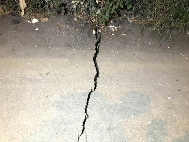 Bursa'daki Heyelan Asfaltı İkiye Böldü