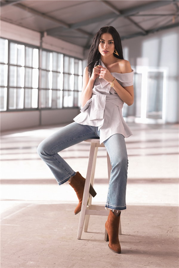 Demet Özdemir'in Flash Tv dans videosu olay oldu