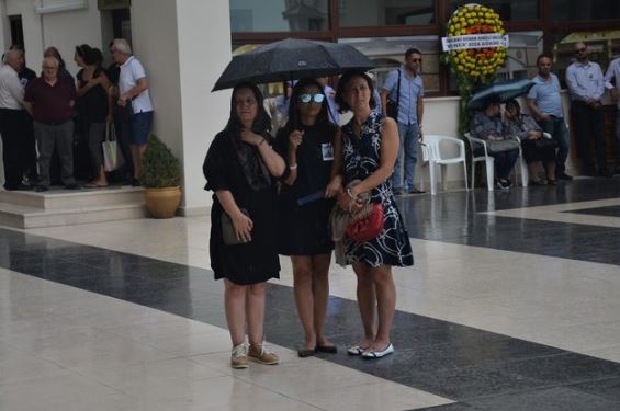 O iş adamının cenazesinde şok! Helallik istenince...