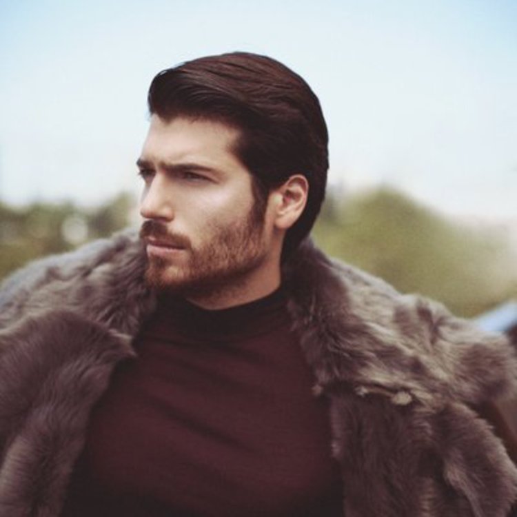 Can Yaman kimdir? Aslen nereli? Kaç yaşında? Kiminle sevgili