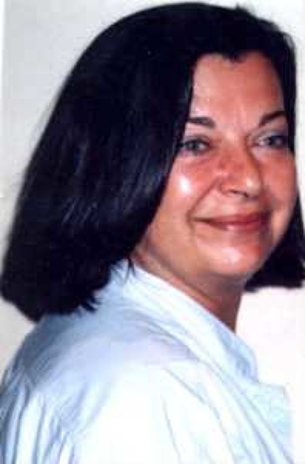 Candan Sabuncu kimdir?Usta tiyatro oyuncusu Candan Sabuncu hayatını kaybetti!