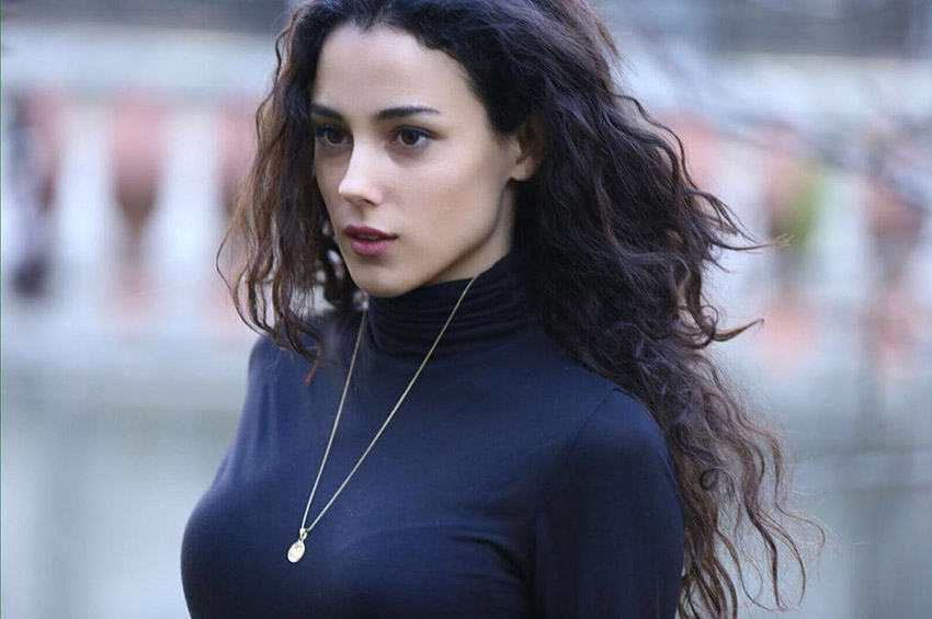 Cansu Tosun Kimdir | Erkan Kolçak ile Cansu Tosun Nişanlandı